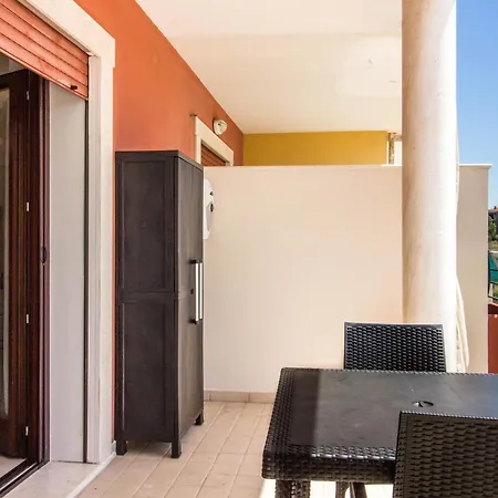 Cozy With Terrace Near The Airport! *
